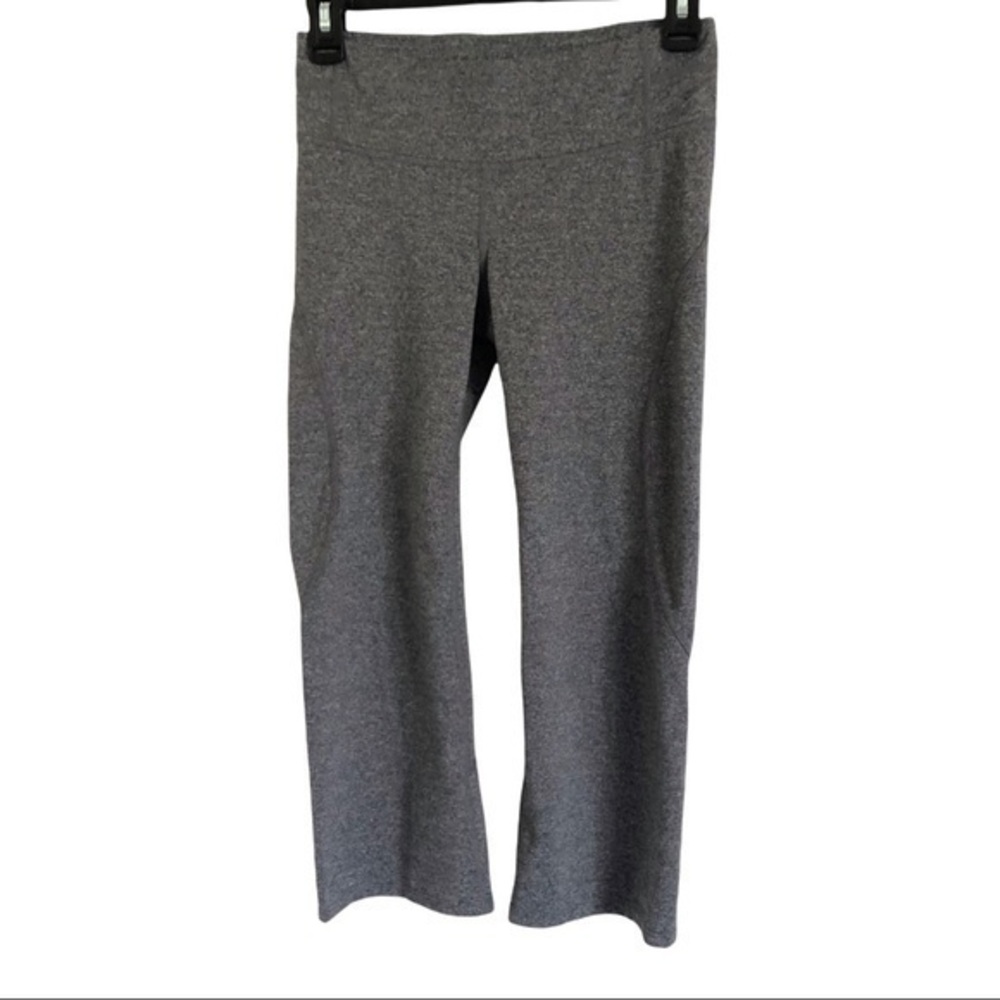 Athleta Slim Flare Capris Grey Yoga Pant With Back Zip Pocket Size XS